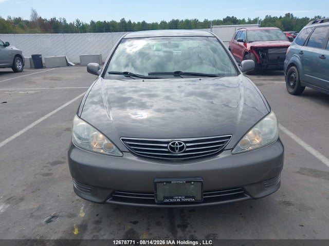 2005 Toyota Camry მანქანა იყიდება აუქციონზე, vin: 4T1BE32K45U972268, აუქციონის ნომერი: 12678771