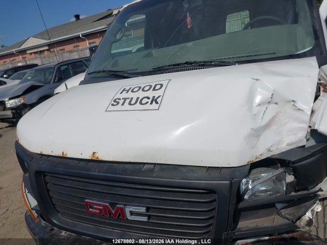 GMC Savana G2500 2015 1GTW7FCF6F1124995 Image 10
