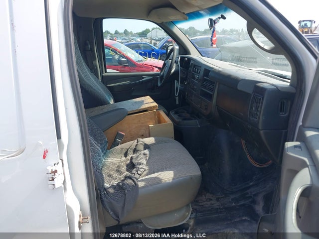 GMC Savana G2500 2015 1GTW7FCF6F1124995 Image 5