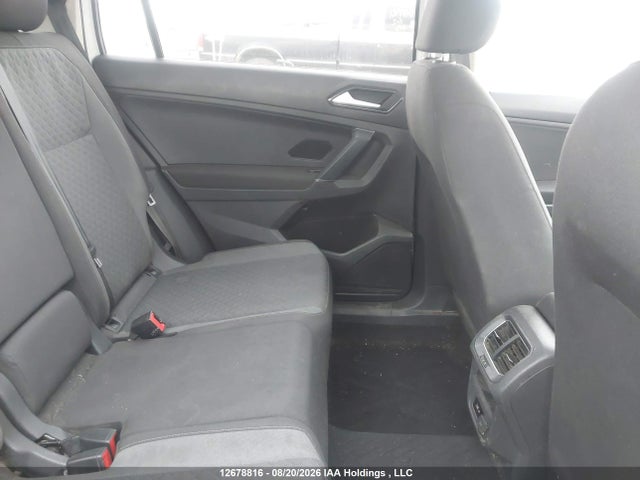 3VV1B7AX1JM214806 Volkswagen TIGUAN S