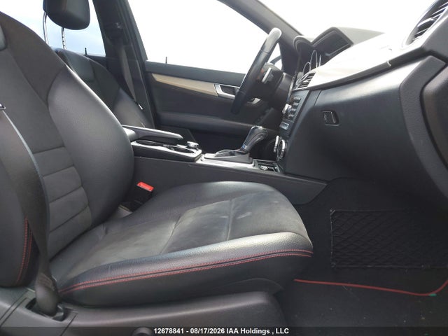 2014 Mercedes-benz C 350 4matic მანქანა იყიდება აუქციონზე, vin: WDDGF8JB9EG176075, აუქციონის ნომერი: 12678841
