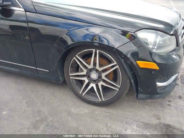 2014 Mercedes-benz C 350 4matic მანქანა იყიდება აუქციონზე, vin: WDDGF8JB9EG176075, აუქციონის ნომერი: 12678841