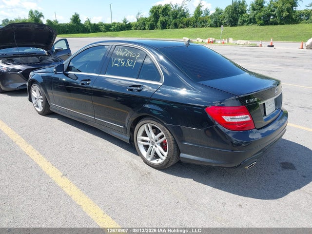 WDDGF8ABXEG251821 Mercedes-Benz C 300 4matic