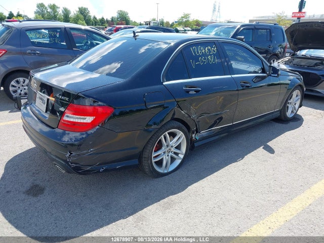 WDDGF8ABXEG251821 Mercedes-Benz C 300 4matic