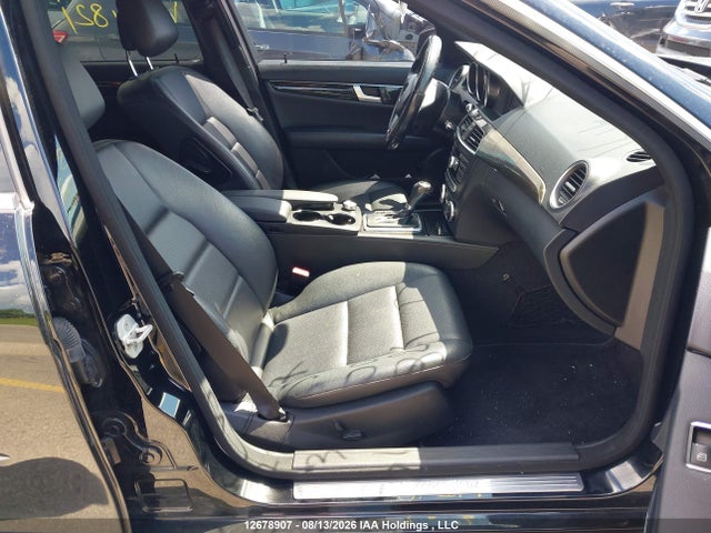 WDDGF8ABXEG251821 Mercedes-Benz C 300 4matic