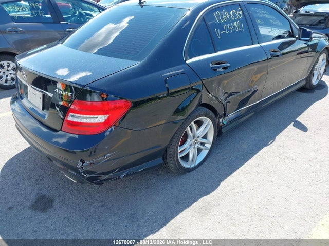 WDDGF8ABXEG251821 Mercedes-Benz C 300 4matic