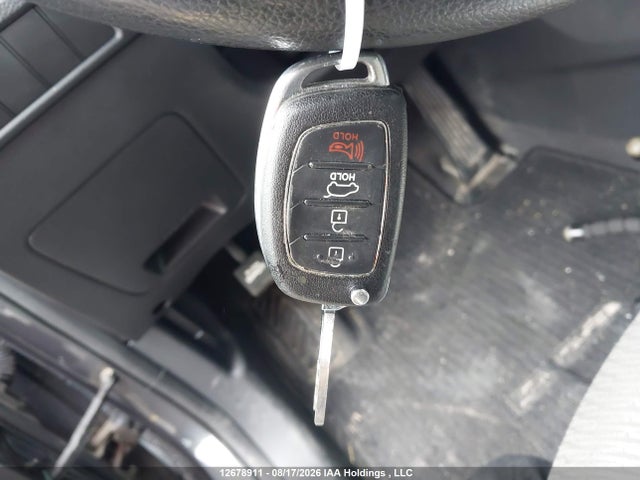 Продажа на аукционе авто 2016 Hyundai Santa Fe Sport 2.4 Base, vin: 5XYZT3LB9GG330978, номер лота: 12678911