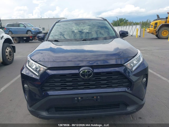 2021 Toyota Rav4 Xle მანქანა იყიდება აუქციონზე, vin: 2T3R1RFVXMW195764, აუქციონის ნომერი: 12678936