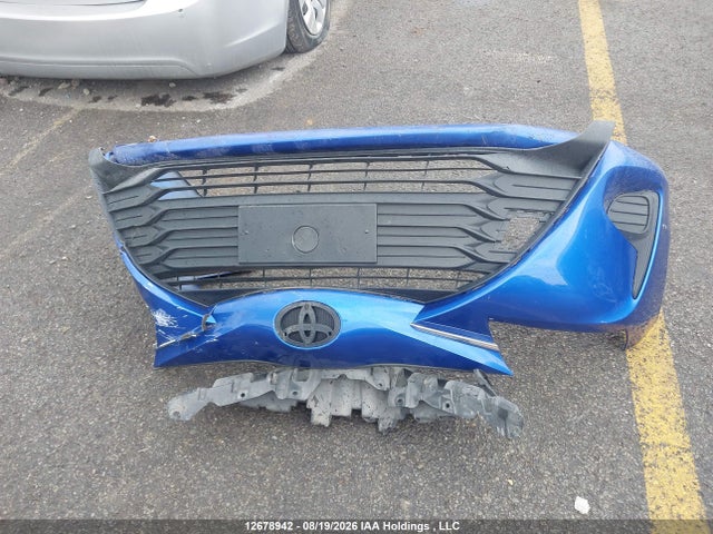VNKKTUD3XJA100170 Toyota YARIS LE