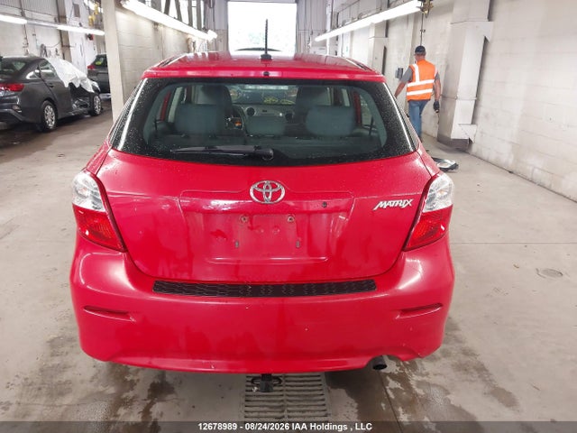 12678989 :رقم المزاد ، 2T1KU4EE3BC647624 vin ، 2011 Toyota Matrix مزاد بيع