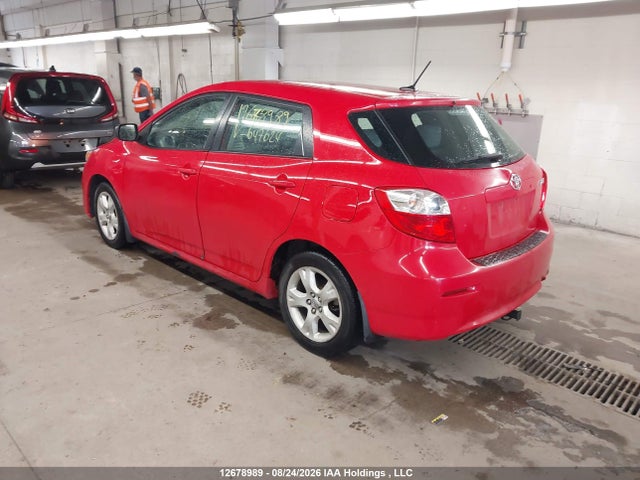 12678989 :رقم المزاد ، 2T1KU4EE3BC647624 vin ، 2011 Toyota Matrix مزاد بيع