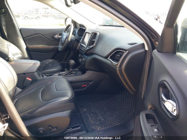 1C4PJMBN1KD372082 Jeep Cherokee Trailhawk