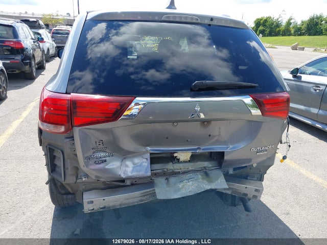 Mitsubishi Outlander Es 2018 JA4AZ2A33JZ603627 Image 17