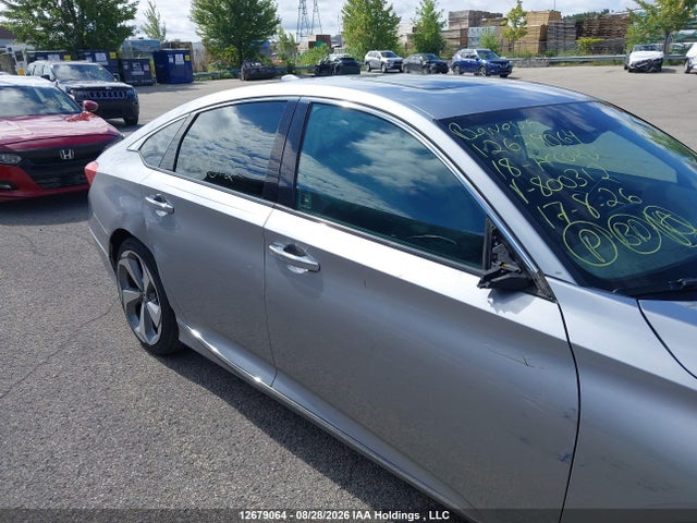 1HGCV1F98JA800312 Honda Accord Touring