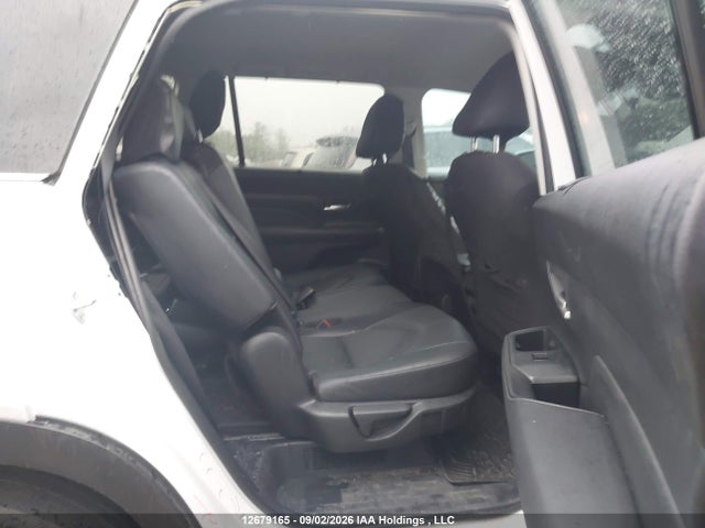 Toyota Grand Highlander 2025 5TDACAB5XSS061379 Image 8