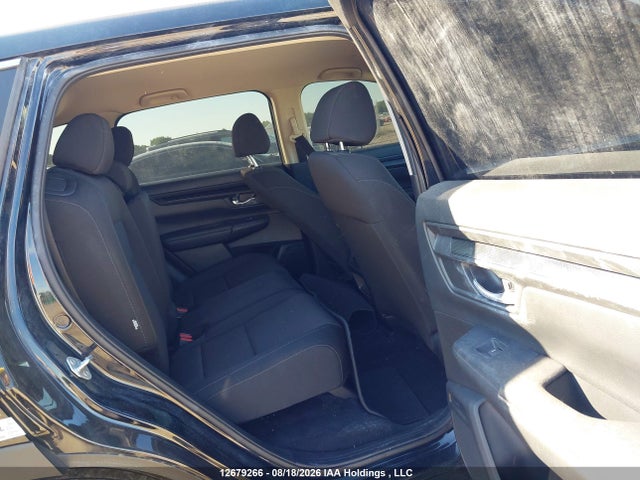 Honda CR-V LX 2024 2HKRS4H27RH118867 Image 8