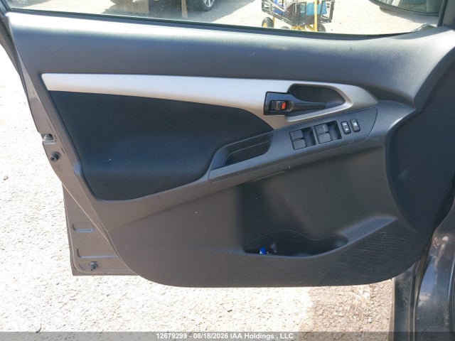 12679299 :رقم المزاد ، 2T1KU4EE5DC985352 vin ، 2013 Toyota Matrix Wagon مزاد بيع