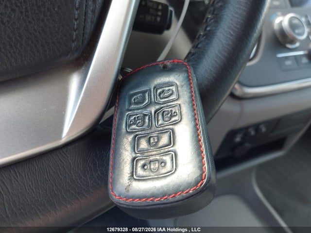 2017 Toyota Sienna Xle 7 Passenger მანქანა იყიდება აუქციონზე, vin: 5TDDZ3DC7HS174394, აუქციონის ნომერი: 12679328