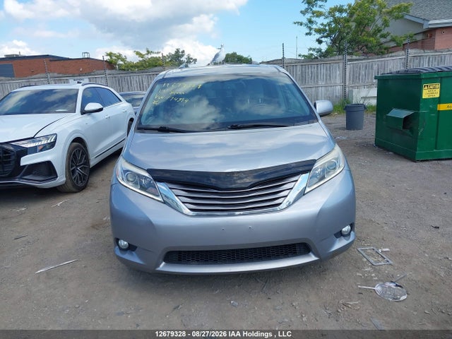 2017 Toyota Sienna Xle 7 Passenger მანქანა იყიდება აუქციონზე, vin: 5TDDZ3DC7HS174394, აუქციონის ნომერი: 12679328
