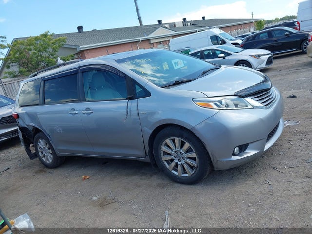 2017 Toyota Sienna Xle 7 Passenger მანქანა იყიდება აუქციონზე, vin: 5TDDZ3DC7HS174394, აუქციონის ნომერი: 12679328
