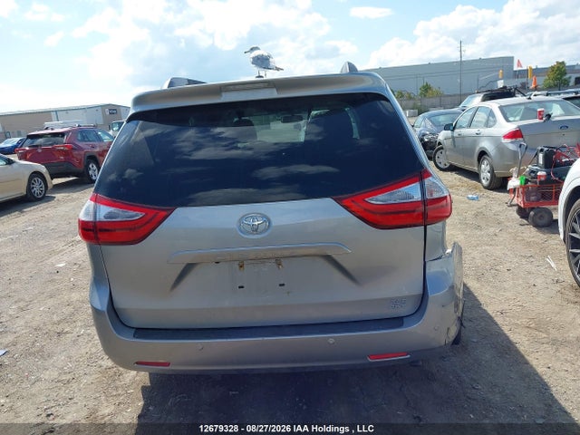 2017 Toyota Sienna Xle 7 Passenger მანქანა იყიდება აუქციონზე, vin: 5TDDZ3DC7HS174394, აუქციონის ნომერი: 12679328