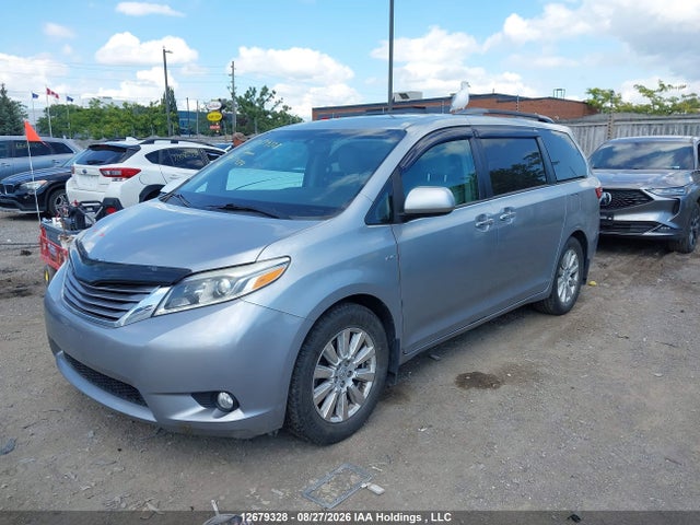 2017 Toyota Sienna Xle 7 Passenger მანქანა იყიდება აუქციონზე, vin: 5TDDZ3DC7HS174394, აუქციონის ნომერი: 12679328