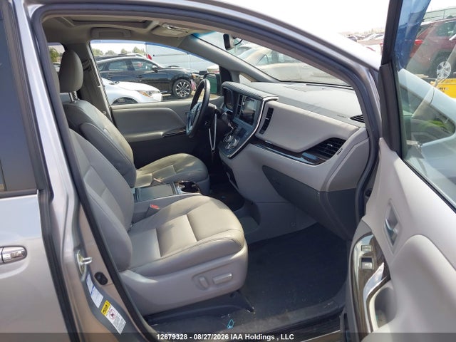 2017 Toyota Sienna Xle 7 Passenger მანქანა იყიდება აუქციონზე, vin: 5TDDZ3DC7HS174394, აუქციონის ნომერი: 12679328