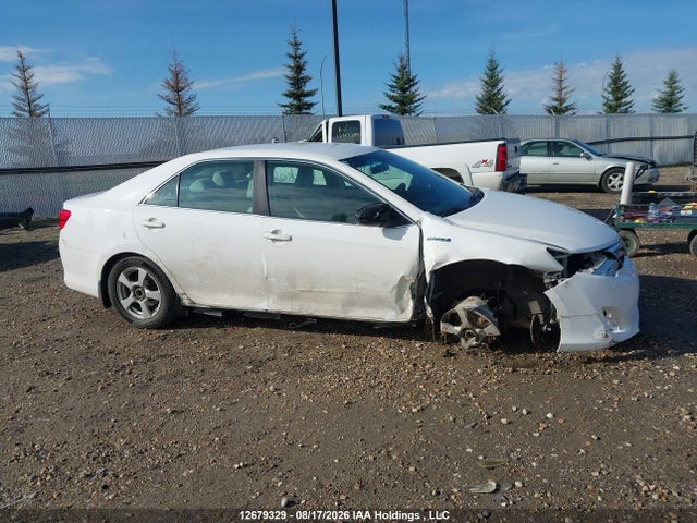 4T1BD1FK2EU121619 Toyota Camry Hybrid Le