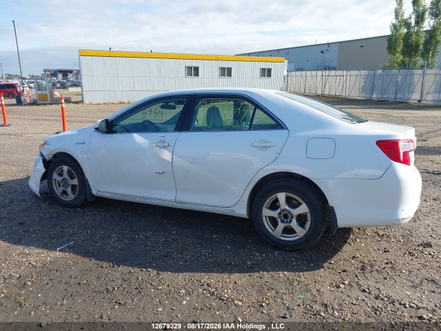 4T1BD1FK2EU121619 Toyota Camry Hybrid Le