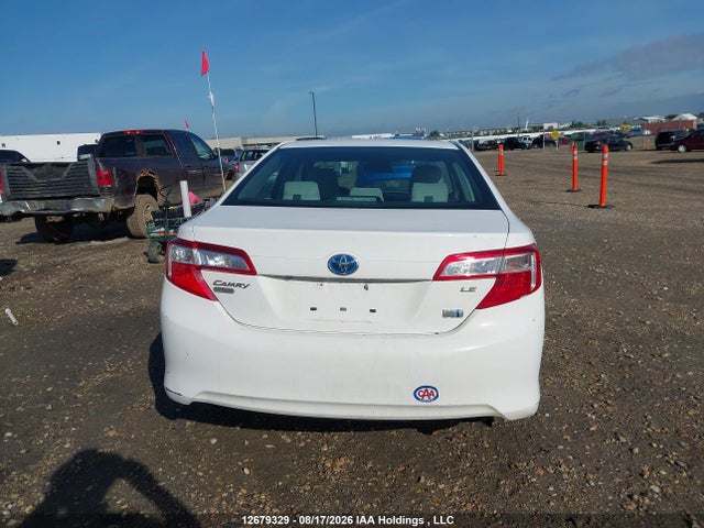 4T1BD1FK2EU121619 Toyota Camry Hybrid Le