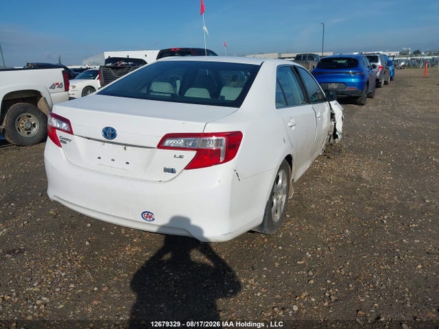 4T1BD1FK2EU121619 Toyota Camry Hybrid Le