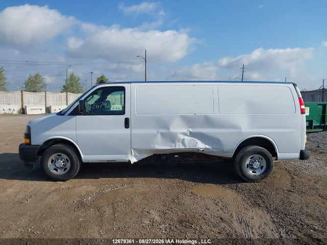 Chevrolet Express G2500 2018 1GCWGBFG4J1334520 Image 15