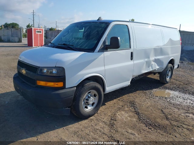 Chevrolet Express G2500 2018 1GCWGBFG4J1334520 Image 2
