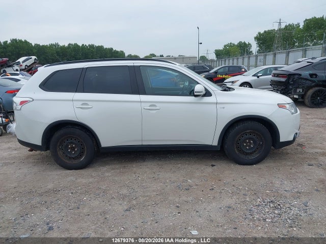 2015 Mitsubishi Outlander Se მანქანა იყიდება აუქციონზე, vin: JA4JZ3AX9FZ600859, აუქციონის ნომერი: 12679376