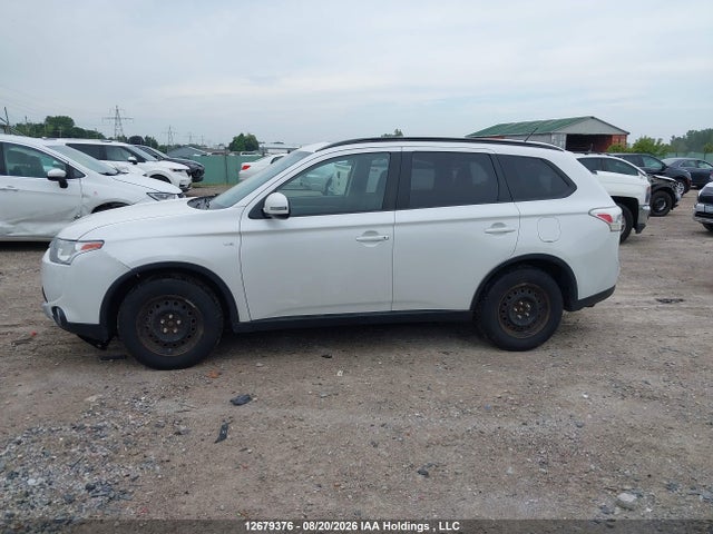 2015 Mitsubishi Outlander Se მანქანა იყიდება აუქციონზე, vin: JA4JZ3AX9FZ600859, აუქციონის ნომერი: 12679376