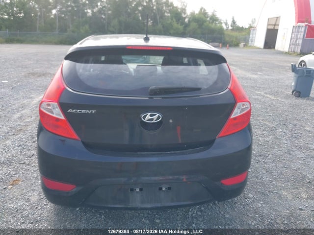 2013 Hyundai Accent Gl მანქანა იყიდება აუქციონზე, vin: KMHCT5AE7DU110663, აუქციონის ნომერი: 12679384