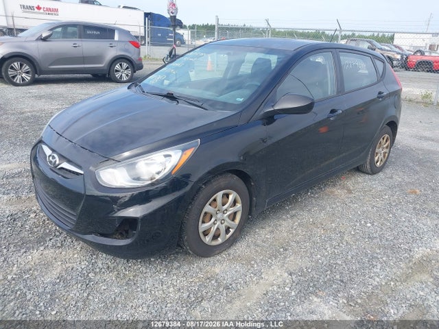 2013 Hyundai Accent Gl მანქანა იყიდება აუქციონზე, vin: KMHCT5AE7DU110663, აუქციონის ნომერი: 12679384