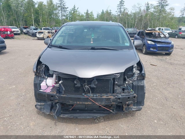 5TDZZ3DC8JS937406 Toyota Sienna L
