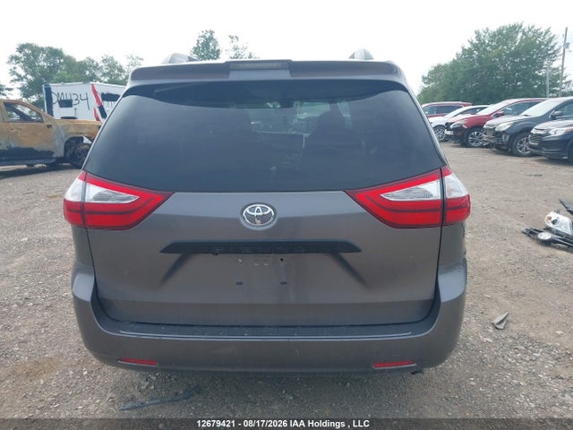 5TDZZ3DC8JS937406 Toyota Sienna L