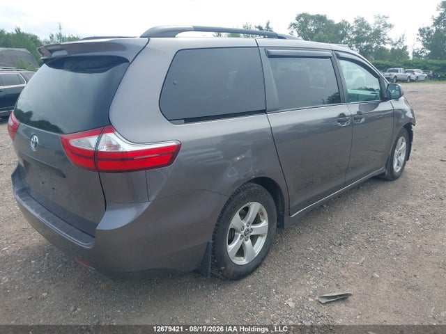 5TDZZ3DC8JS937406 Toyota Sienna L