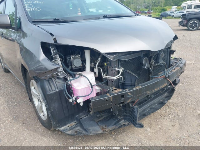 5TDZZ3DC8JS937406 Toyota Sienna L