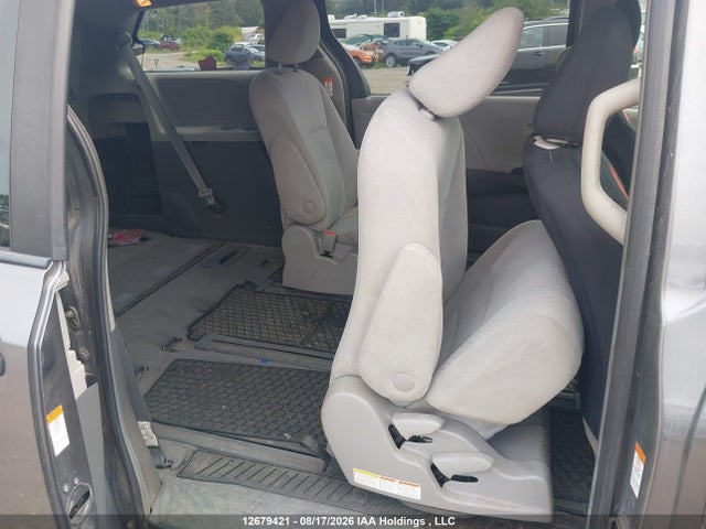 5TDZZ3DC8JS937406 Toyota Sienna L