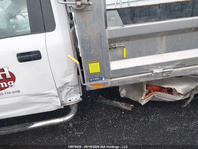 Ford F550 Super Duty 2022 1FDUF5HT8NEC73673 Image 20