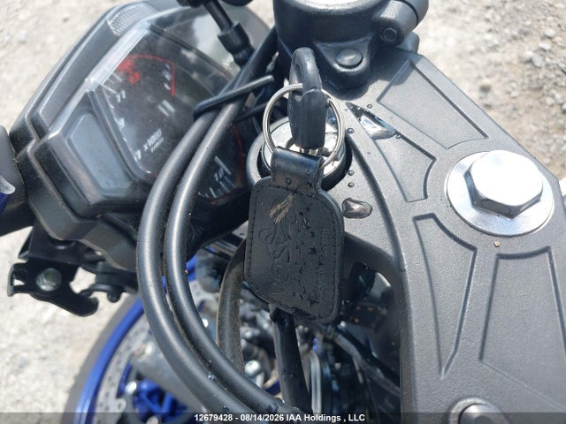 Yamaha YZFR3 2015 MH3RH06N8FK002208 Image 11