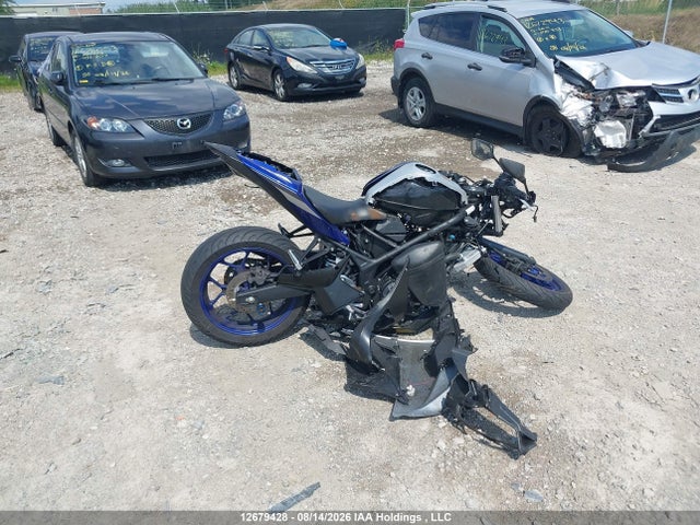 Yamaha YZFR3 2015 MH3RH06N8FK002208 Image 13