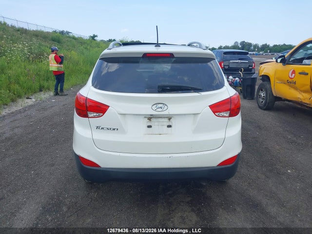 12679436 :رقم المزاد ، KM8JU3AG6FU086756 vin ، 2015 Hyundai Tucson Limited/se مزاد بيع