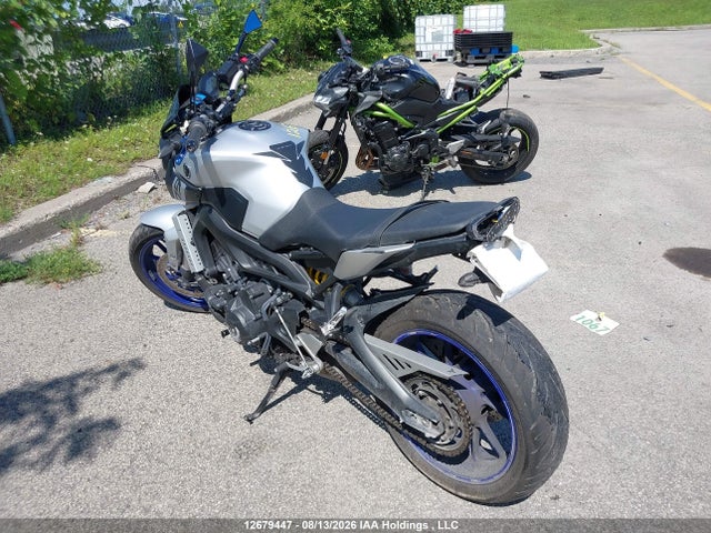 Yamaha FZ09 2015 JYARN33NXFA000989 Image 3
