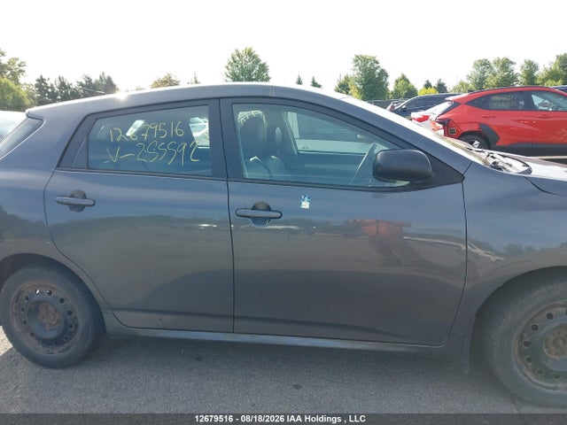 12679516 :رقم المزاد ، 2T1KU4EE8AC255592 vin ، 2010 Toyota Matrix مزاد بيع