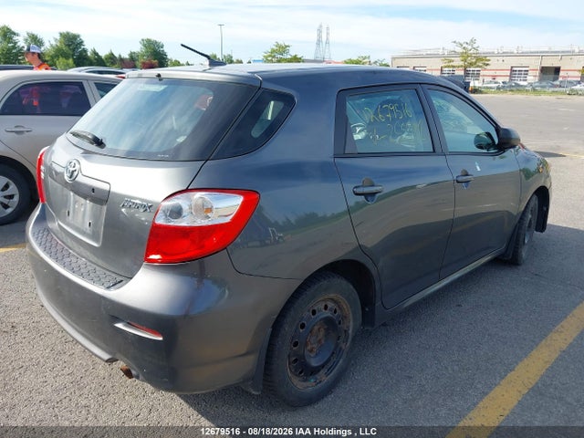 12679516 :رقم المزاد ، 2T1KU4EE8AC255592 vin ، 2010 Toyota Matrix مزاد بيع