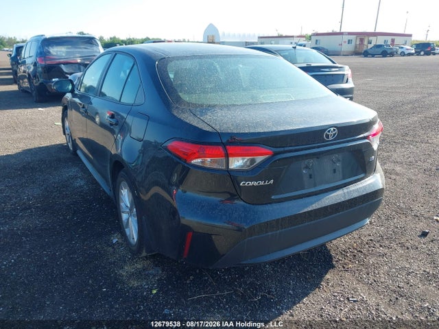 12679538 :رقم المزاد ، 5YFBPMBE0MP215958 vin ، 2021 Toyota Corolla Le مزاد بيع